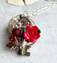 Load image into Gallery viewer, Passage Antique Skeleton Key Necklace
